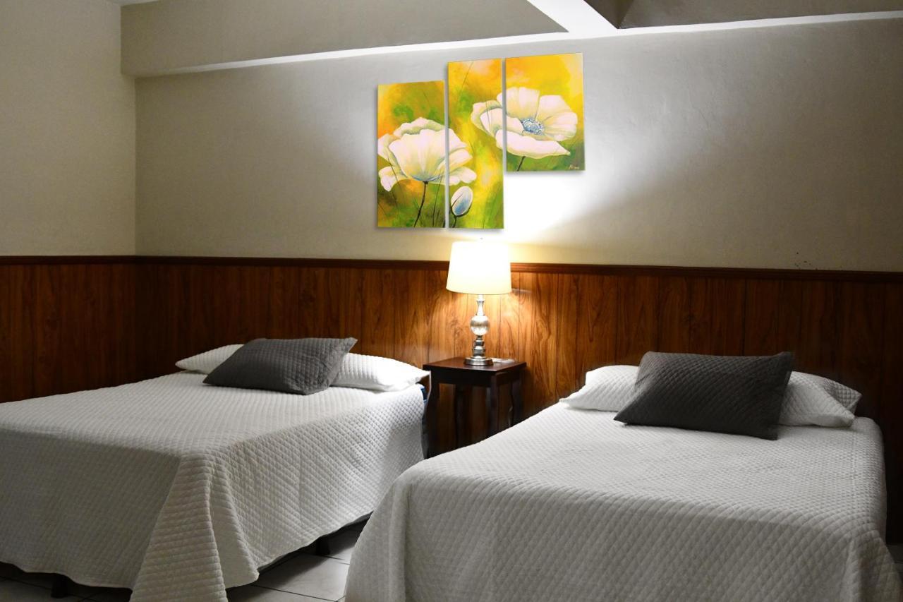 Manantiales El Salvador Hotel 2*