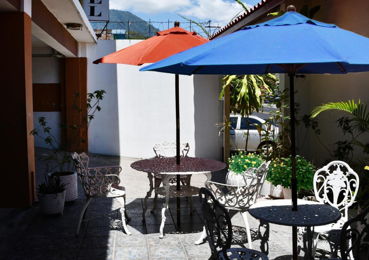 Hotel Manantiales El Salvador 2*