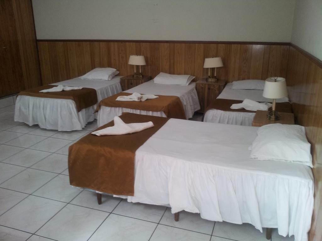Manantiales 2* San Salvador